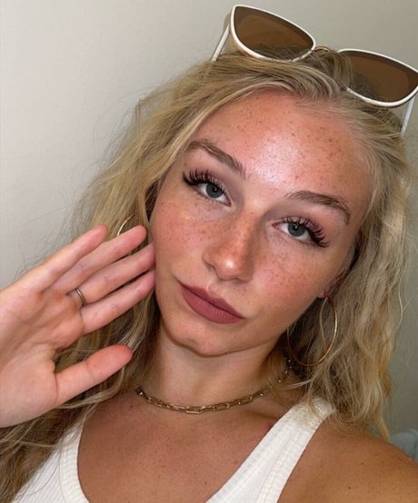 Hannah Alyssa Woods photo 19