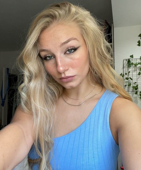 Hannah Alyssa Woods photo 35