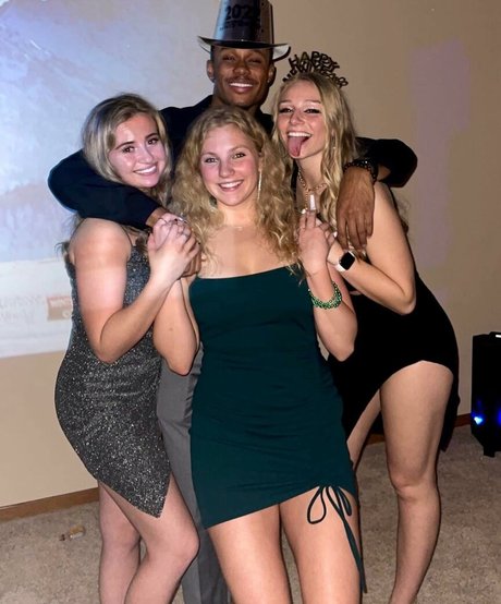 Hannah Alyssa Woods photo 43
