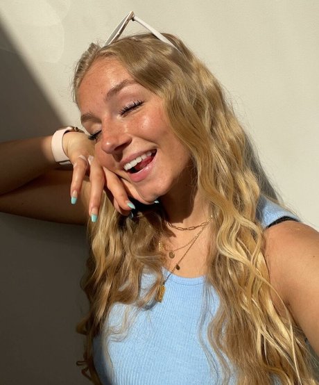 Hannah Alyssa Woods photo 57