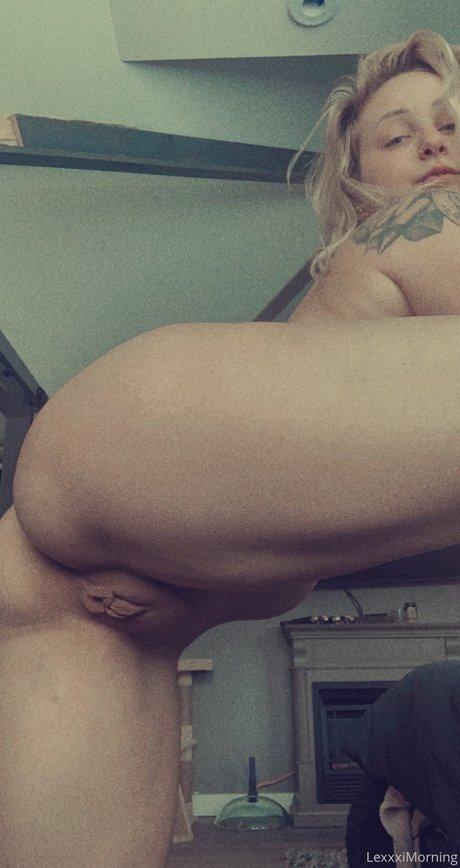 Hannah B photo 79