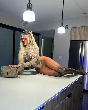 Hannah Brooke photo 43
