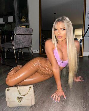 Hannah Brooke photo 53