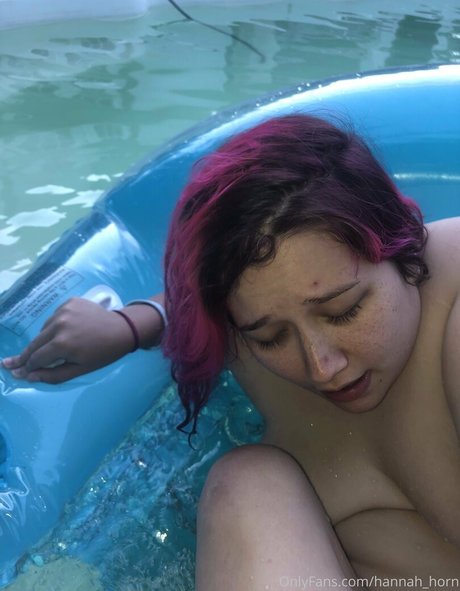 Hannah_horn photo 31