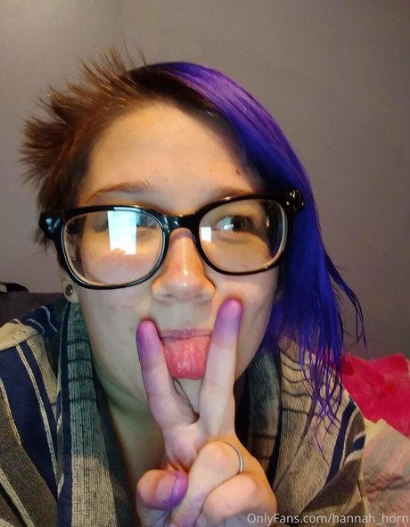 Hannah_horn photo 44