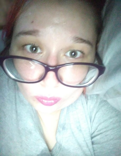 Hannah_horn photo 50