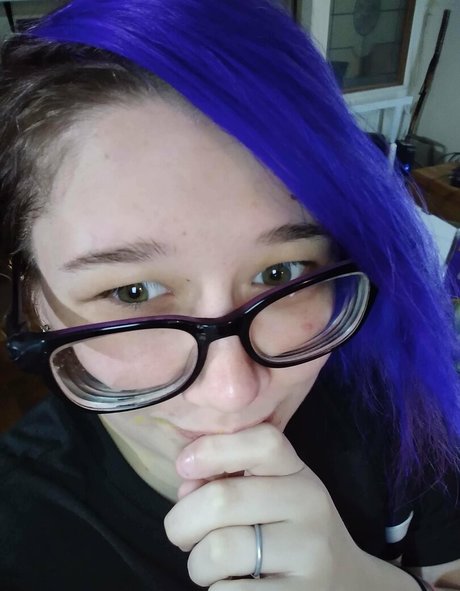 Hannah_horn photo 64