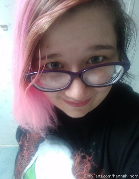 Hannah_horn photo 78