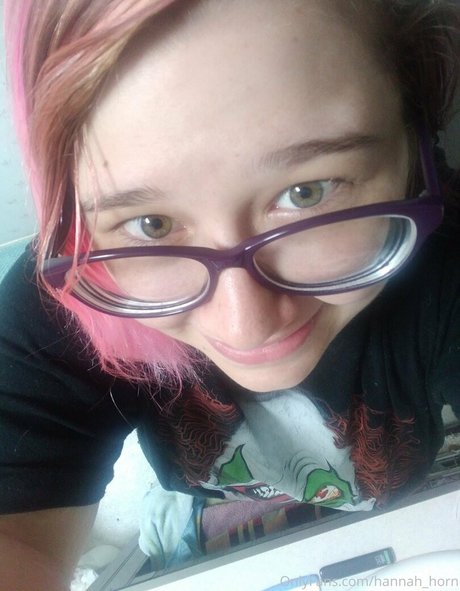 Hannah_horn photo 81