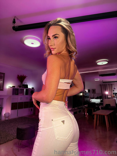 Hannah James photo 66