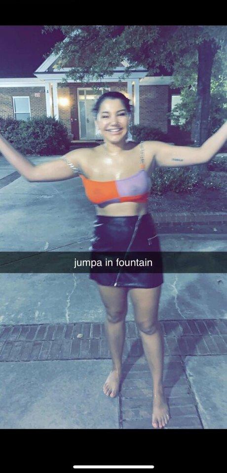 Hannah M photo 111
