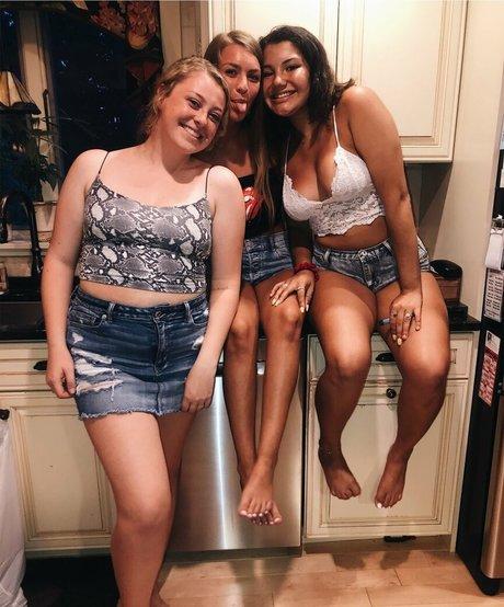 Hannah M photo 165