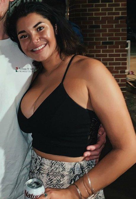 Hannah M photo 190