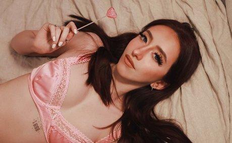 Profile photo of Hannah Urman