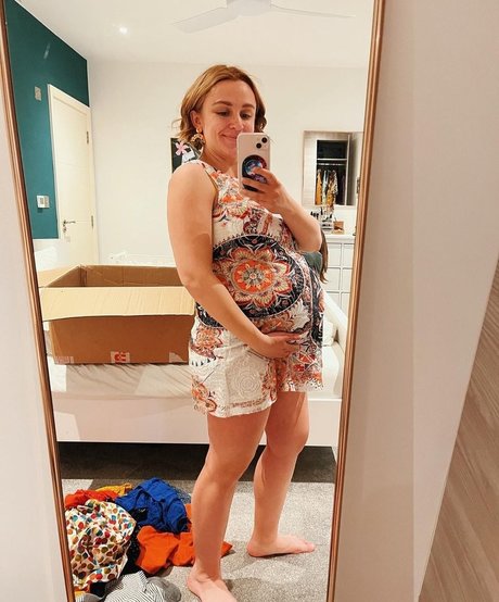 Hannah Witton photo 10