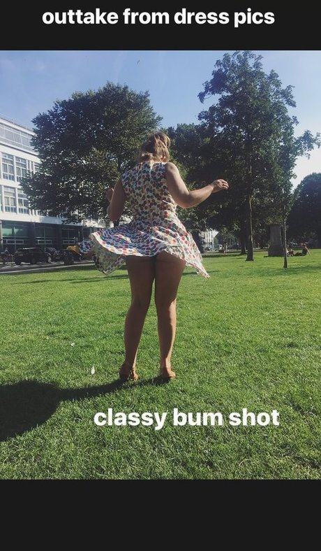 Hannah Witton photo 28