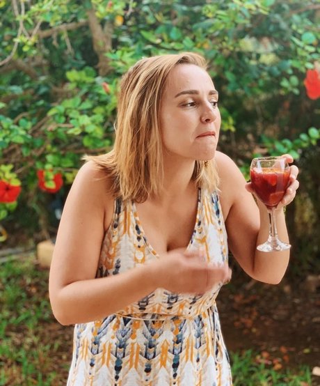 Hannah Witton photo 30