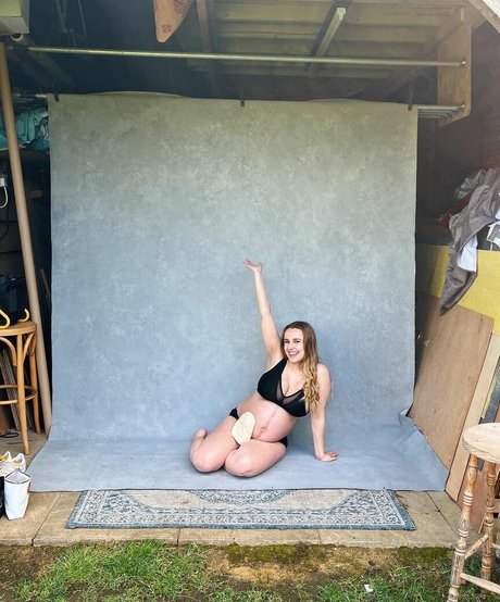Hannah Witton photo 39