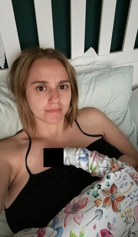 Hannah Witton photo 65