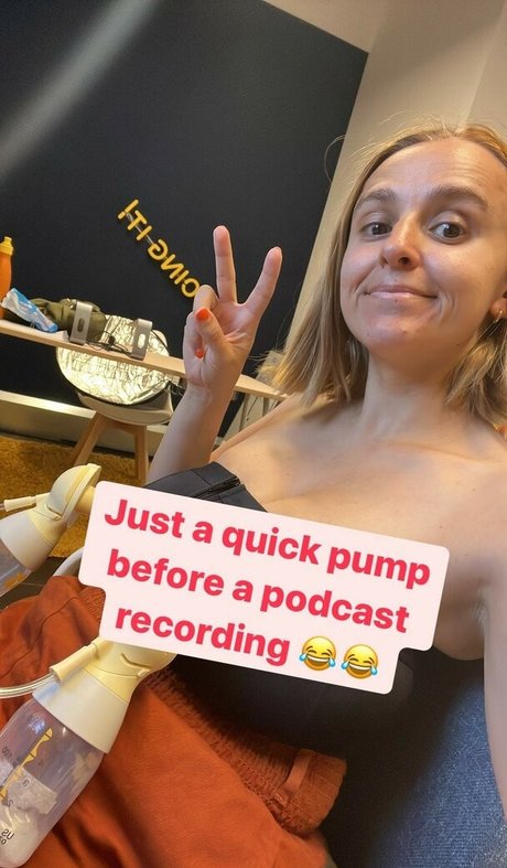 Hannah Witton photo 71