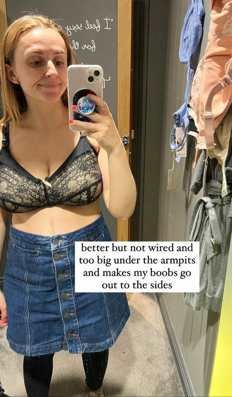 Hannah Witton photo 95