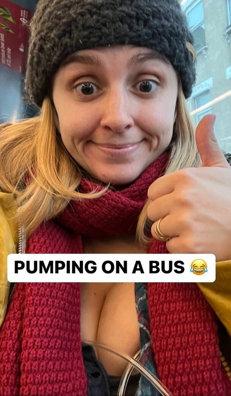 Hannah Witton photo 97