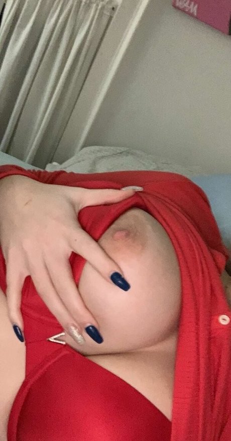 Hannah Woods photo 3