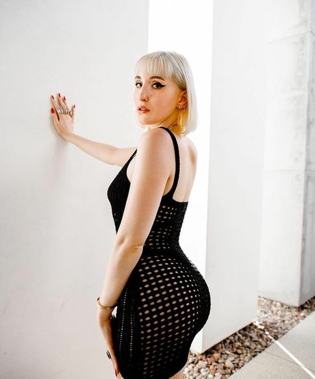 Harley Quinn Smith photo 7