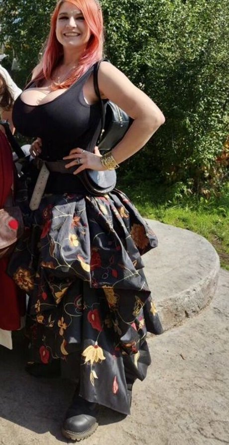 Heidi Corinne photo 13