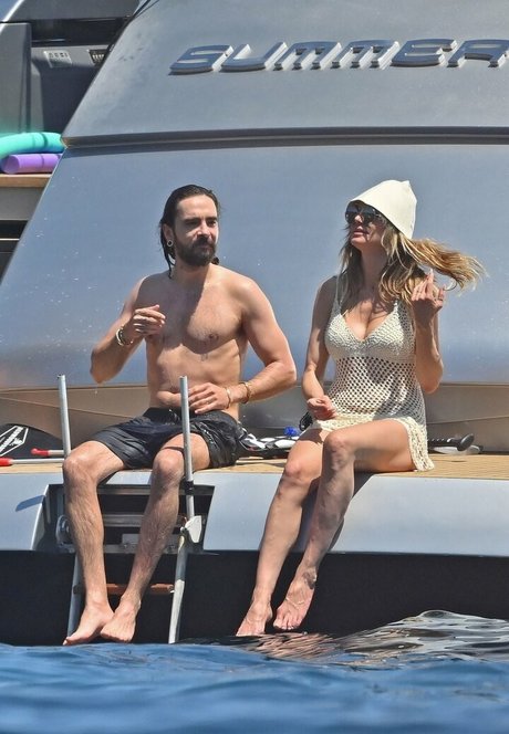 Heidi Klum photo 349