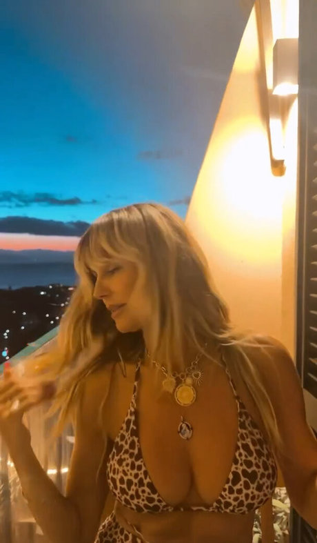 Heidi Klum photo 455