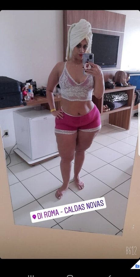 Helen Cristina photo 21