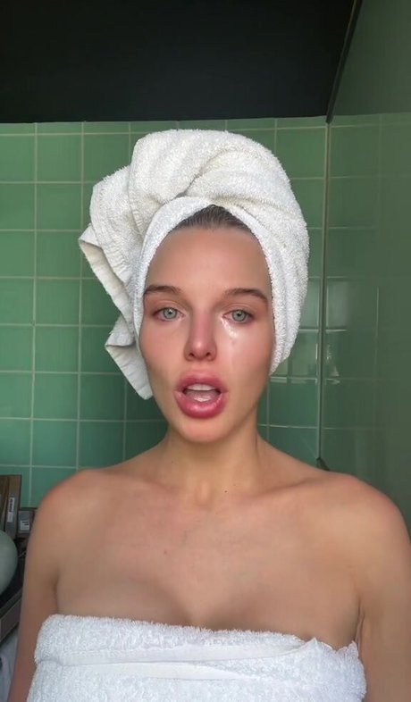 Helen Flanagan photo 30