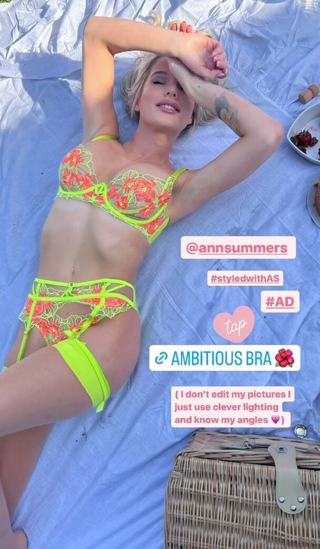 Helen Flanagan photo 289