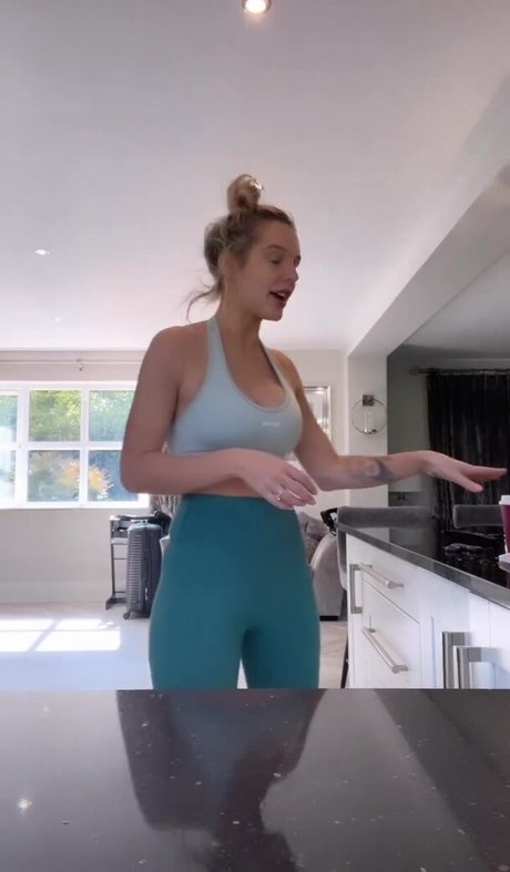 Helen Flanagan photo 397