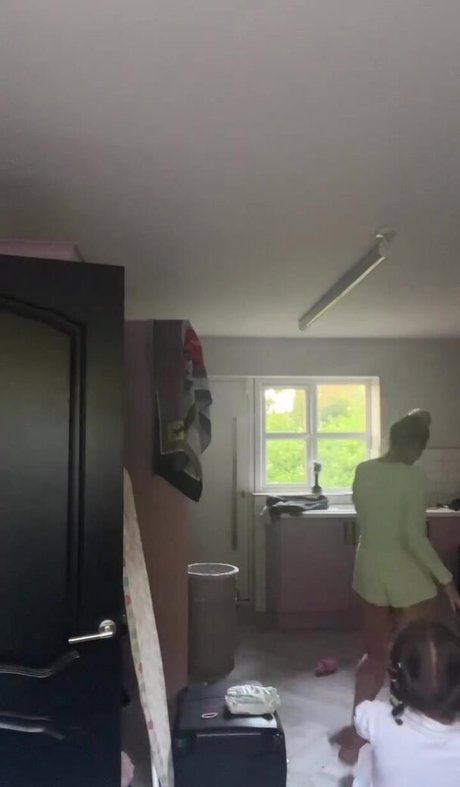 Helen Flanagan photo 402