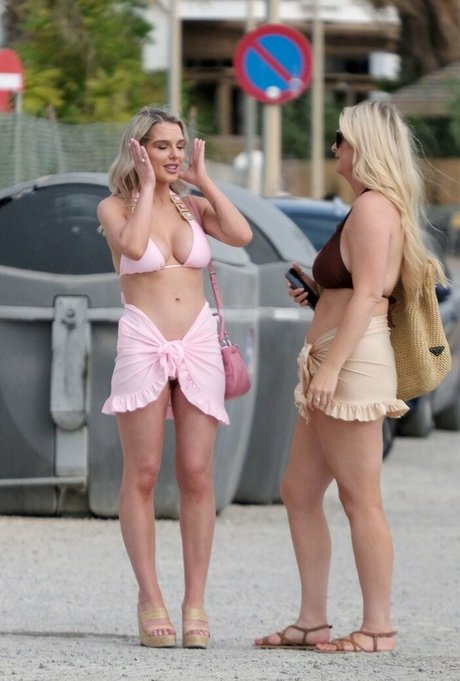 Helen Flanagan photo 428