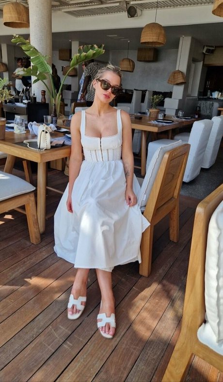 Helen Flanagan photo 441