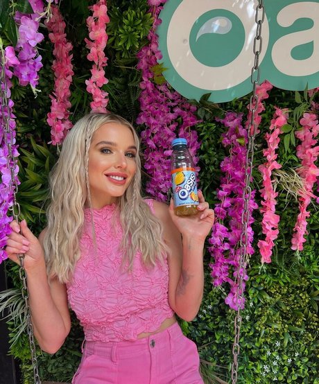 Helen Flanagan photo 454