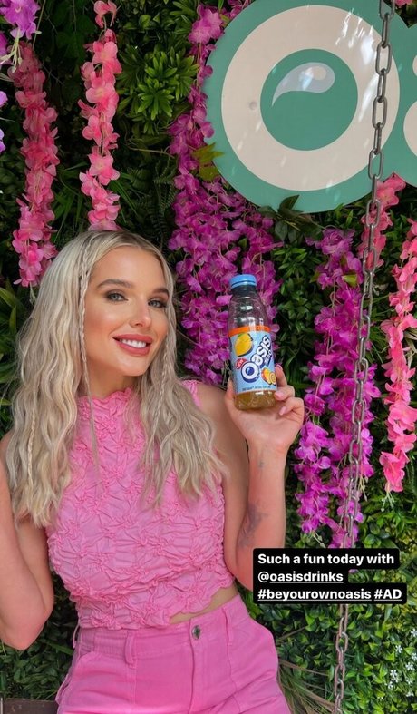 Helen Flanagan photo 460