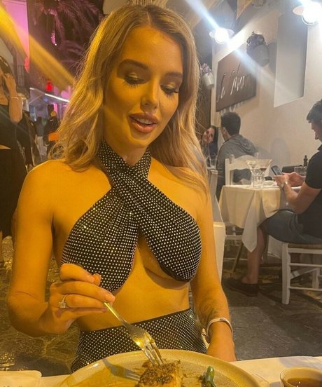 Helen Flanagan photo 478