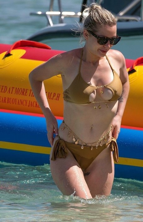 Helen Flanagan photo 507