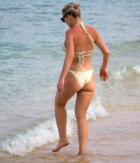 Helen Flanagan photo 509