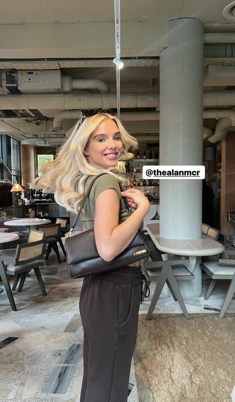 Helen Flanagan photo 562