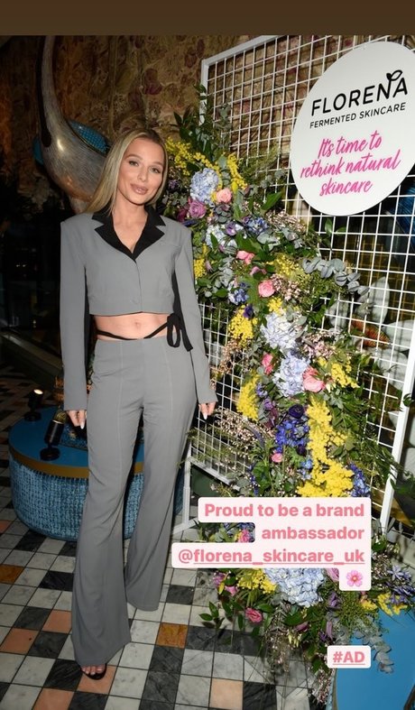 Helen Flanagan photo 565