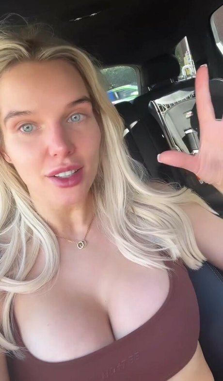 Helen Flanagan photo 566