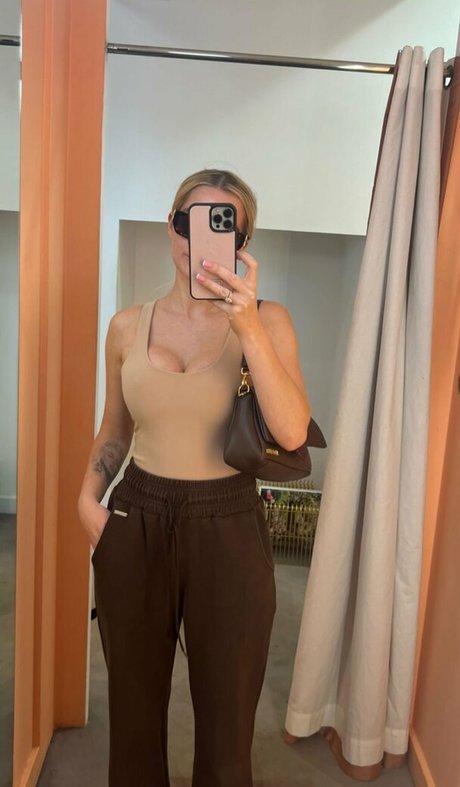 Helen Flanagan photo 569