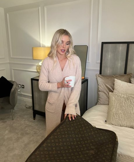 Helen Flanagan photo 575