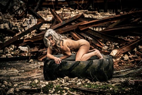 Helen saunders photo 41
