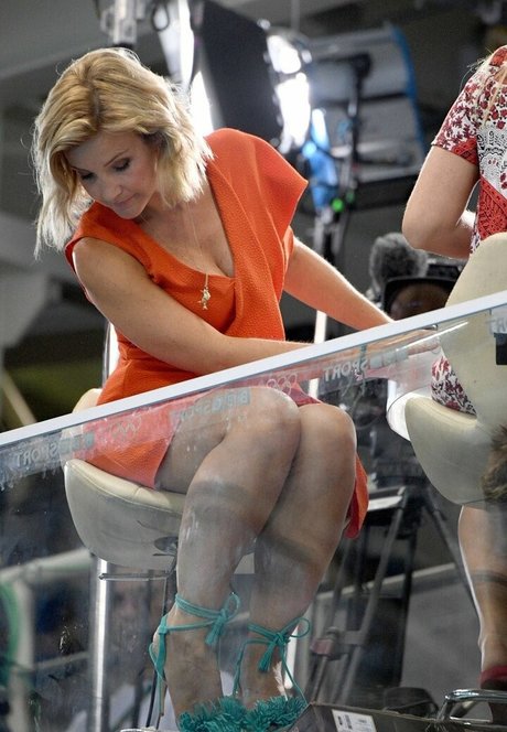Helen Skelton photo 45